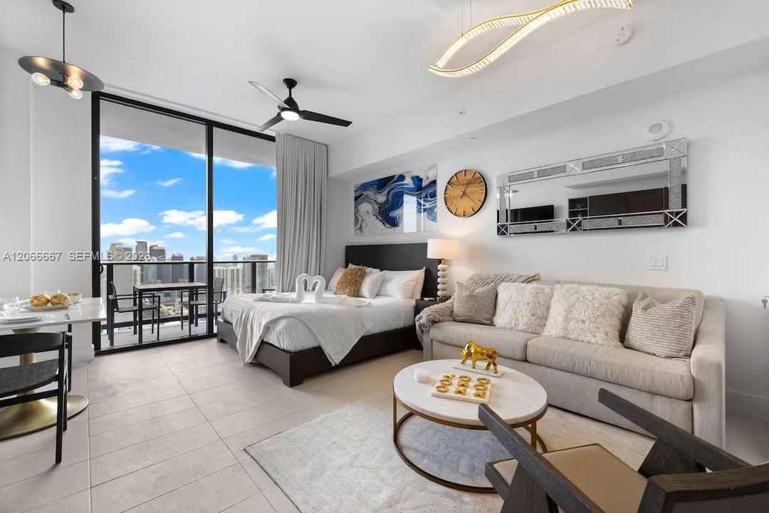 For Sale: $499,000 (0 beds, 1 baths, 367 Square Feet)