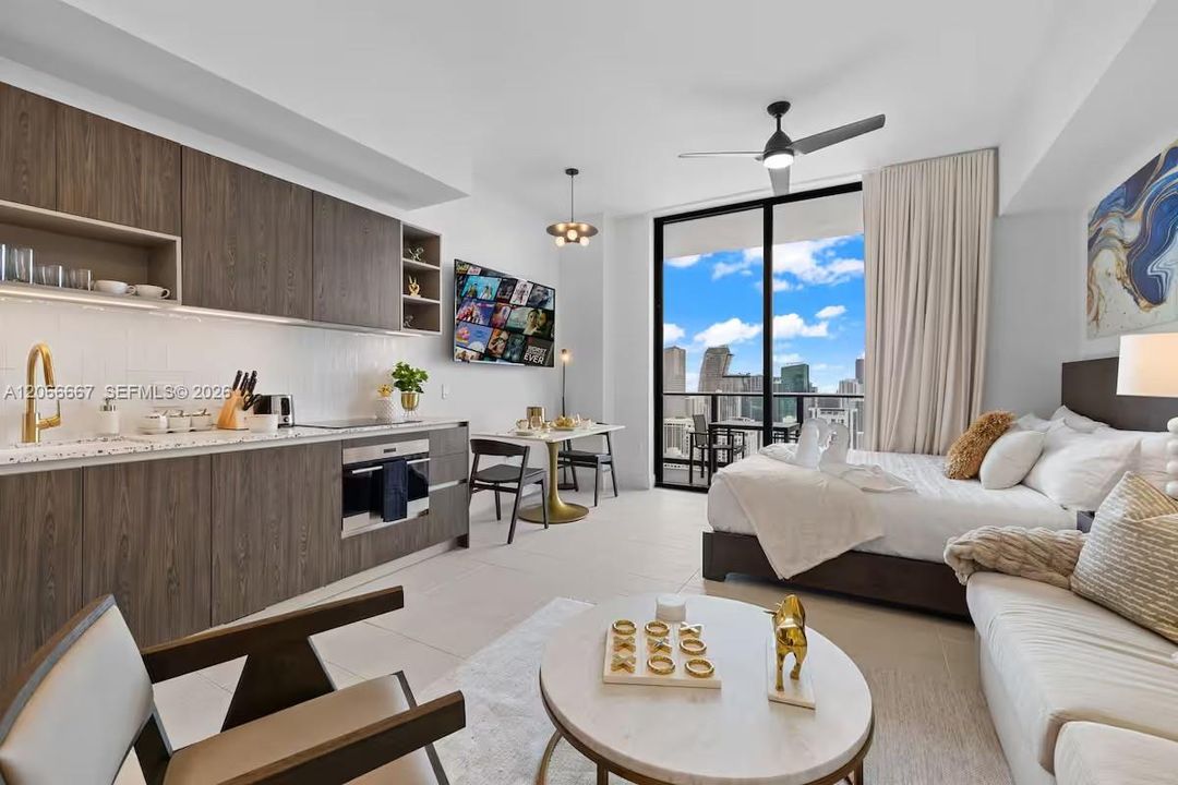 For Sale: $499,000 (0 beds, 1 baths, 367 Square Feet)