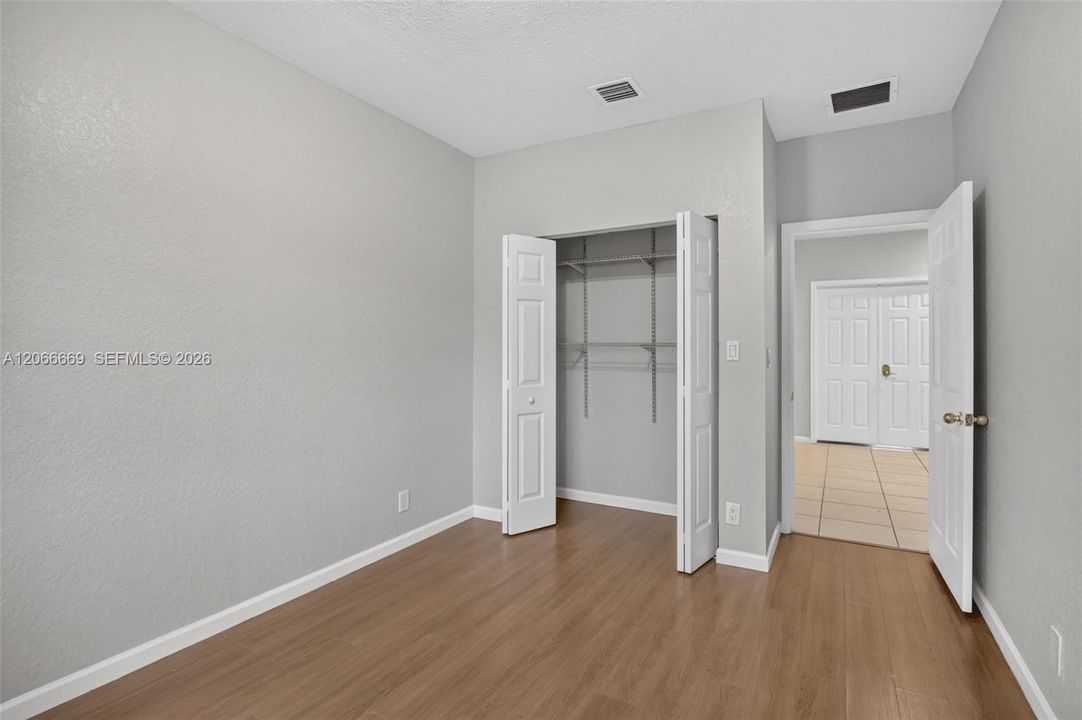 Active With Contract: $3,000 (3 beds, 2 baths, 1906 Square Feet)