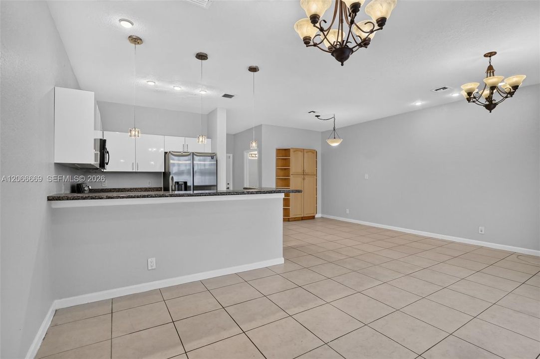 Active With Contract: $3,000 (3 beds, 2 baths, 1906 Square Feet)
