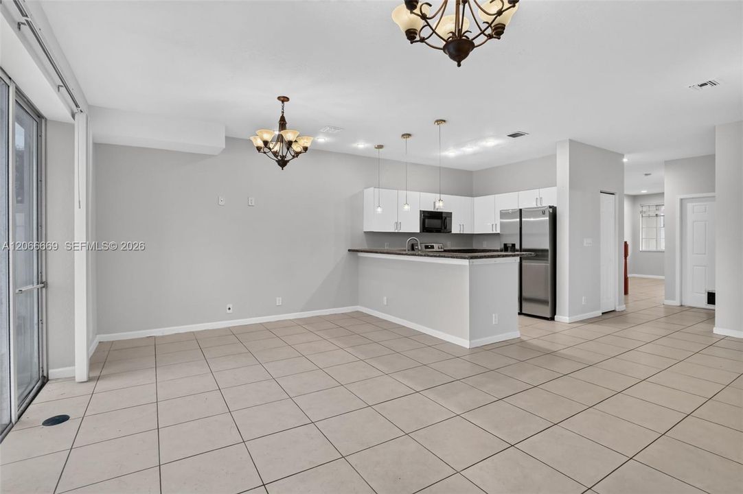 Active With Contract: $3,000 (3 beds, 2 baths, 1906 Square Feet)