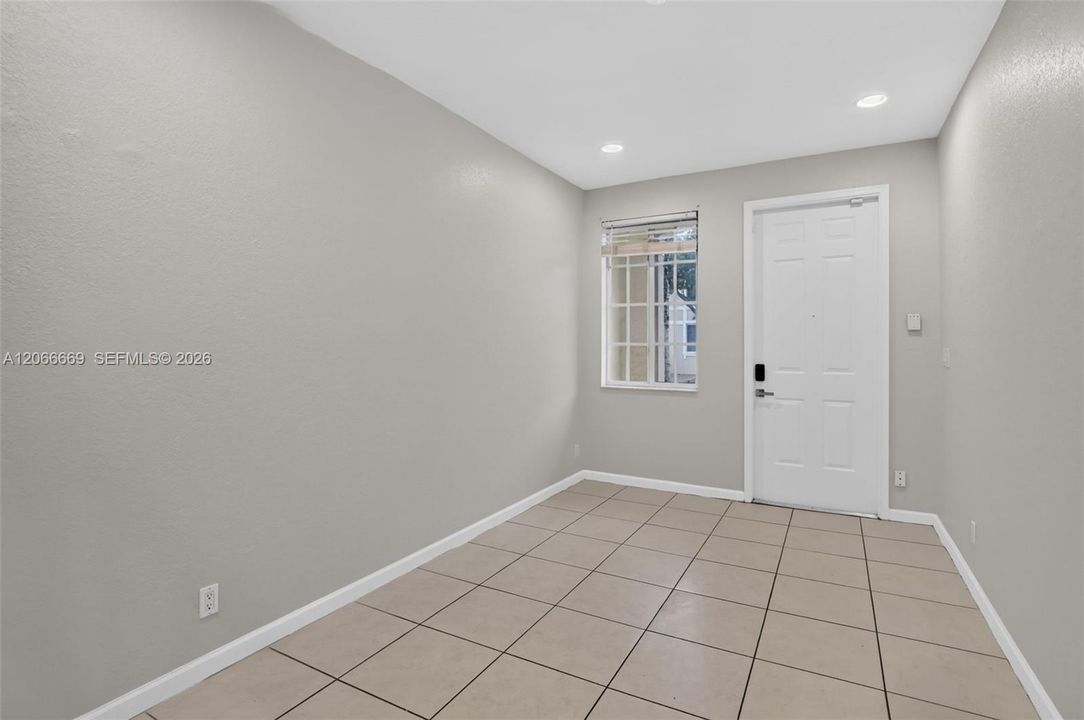 Active With Contract: $3,000 (3 beds, 2 baths, 1906 Square Feet)