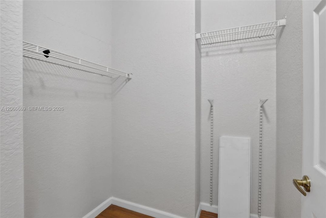 Active With Contract: $3,000 (3 beds, 2 baths, 1906 Square Feet)