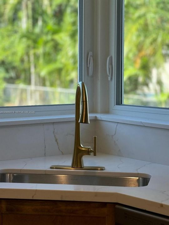 出租: $6,500 (2 贝兹, 2 浴室, 1502 平方英尺)