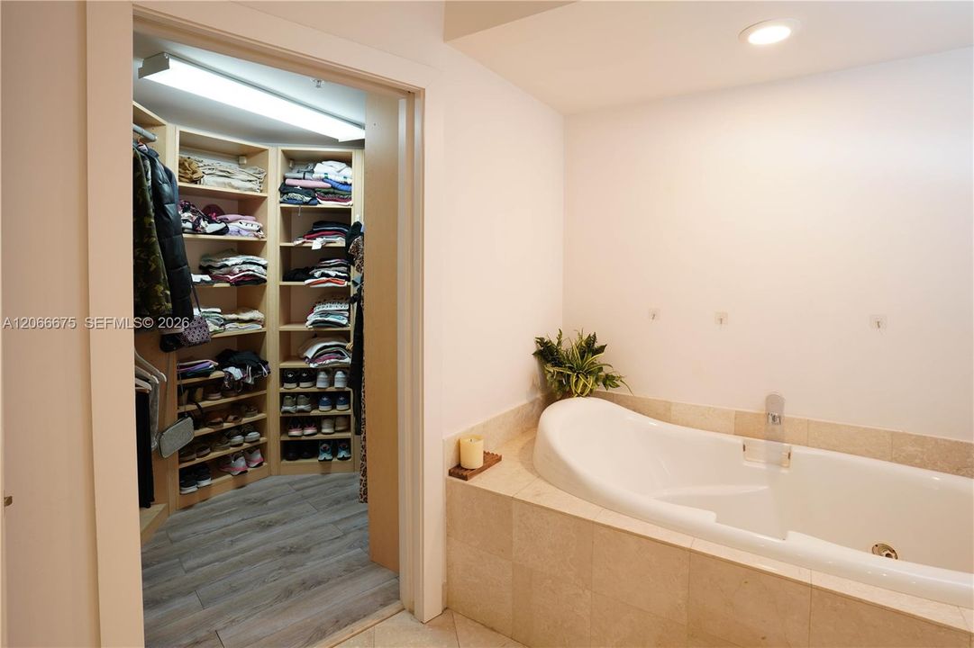 For Rent: $9,500 (3 beds, 3 baths, 2130 Square Feet)