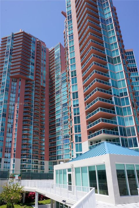 For Rent: $9,500 (3 beds, 3 baths, 2130 Square Feet)