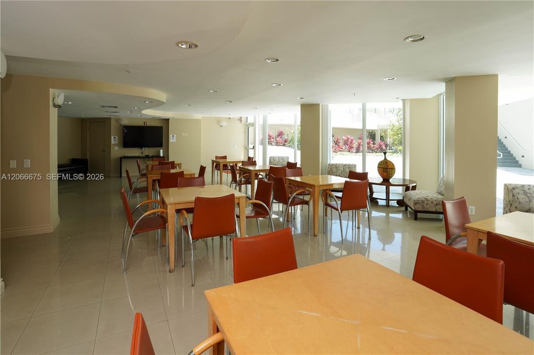 For Rent: $9,500 (3 beds, 3 baths, 2130 Square Feet)