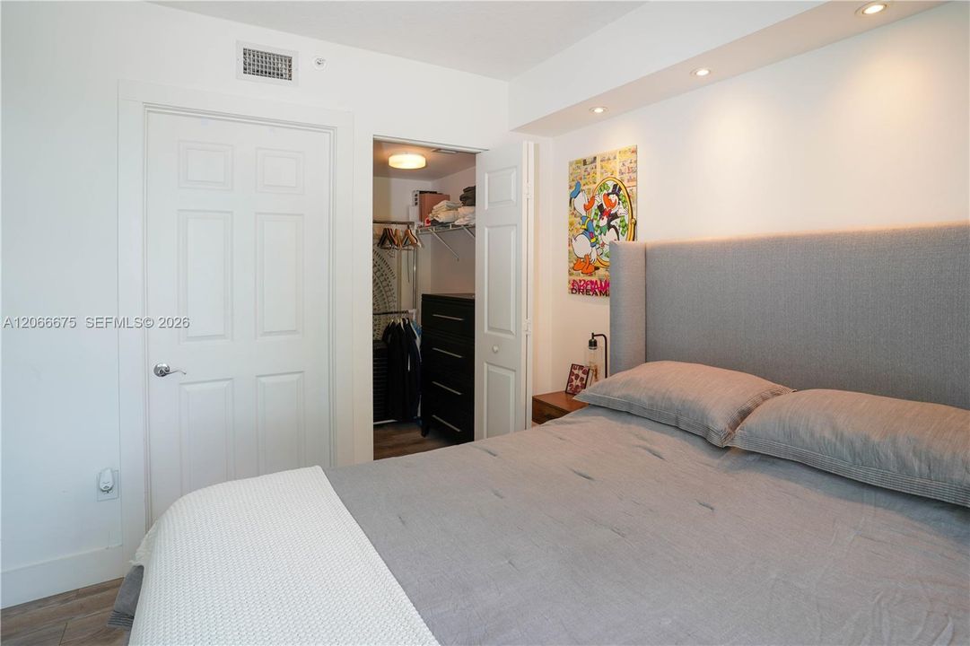 For Rent: $9,500 (3 beds, 3 baths, 2130 Square Feet)