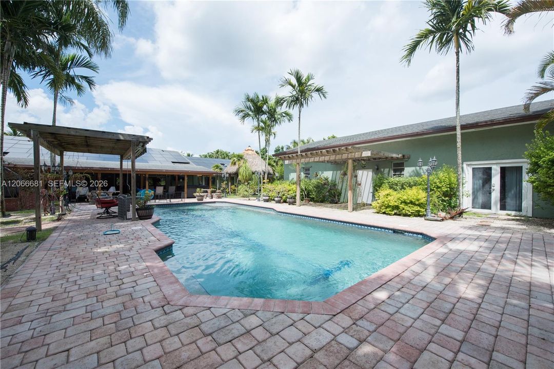 For Sale: $3,499,000 (7 beds, 6 baths, 3790 Square Feet)