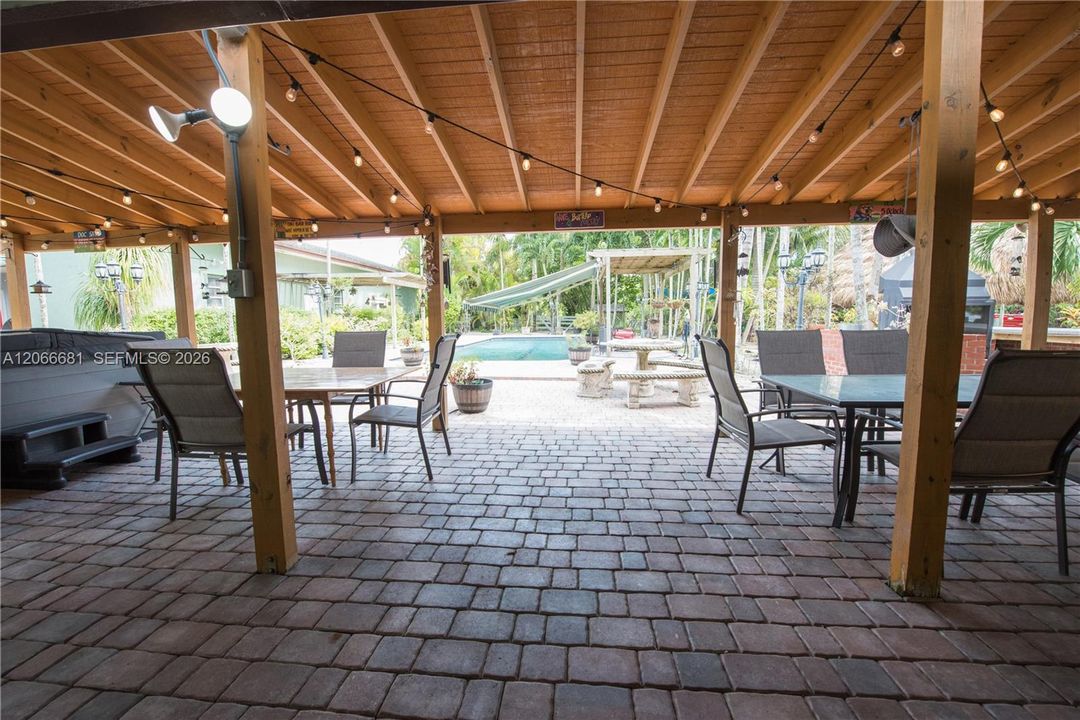For Sale: $3,499,000 (7 beds, 6 baths, 3790 Square Feet)