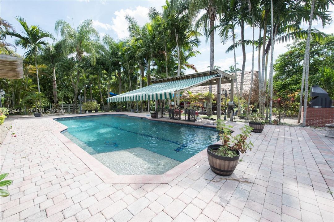 For Sale: $3,499,000 (7 beds, 6 baths, 3790 Square Feet)
