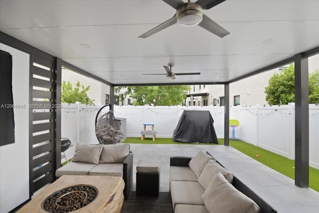 For Sale: $525,000 (3 beds, 2 baths, 1486 Square Feet)