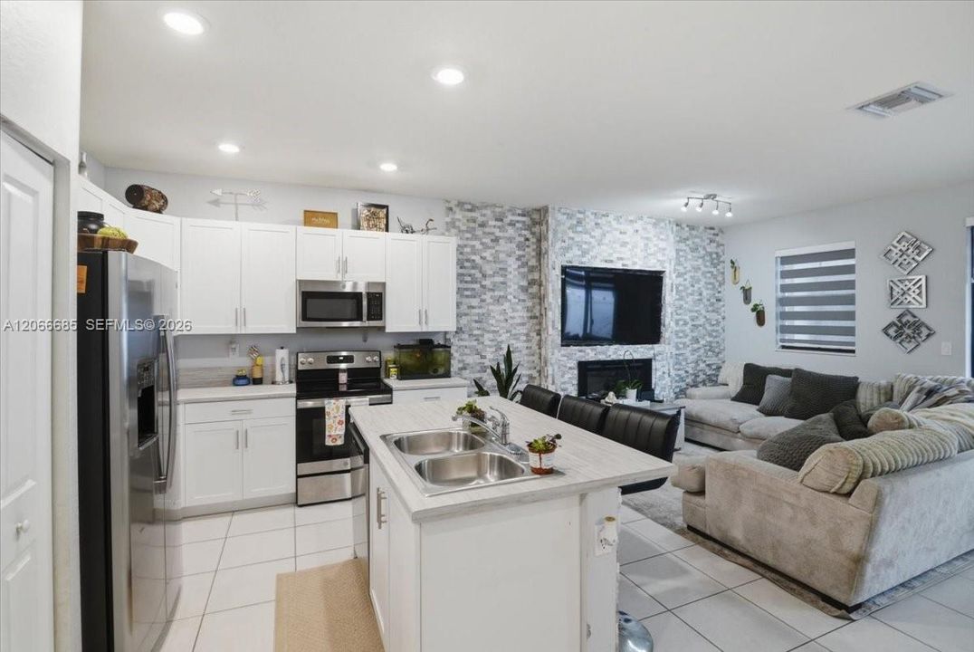 For Sale: $525,000 (3 beds, 2 baths, 1486 Square Feet)