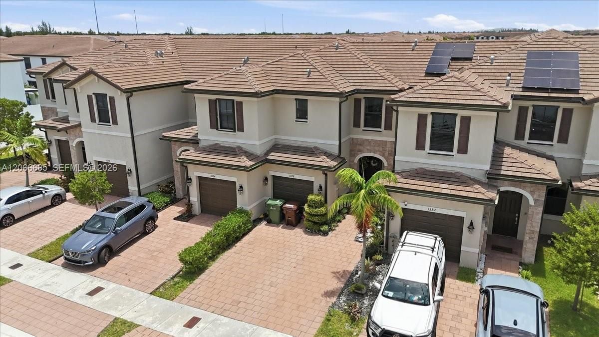 For Sale: $525,000 (3 beds, 2 baths, 1486 Square Feet)