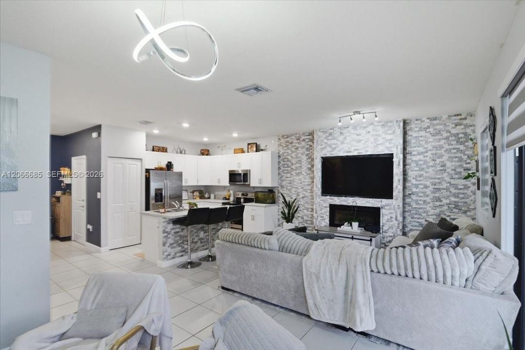 For Sale: $525,000 (3 beds, 2 baths, 1486 Square Feet)