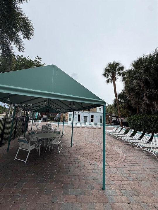For Sale: $155,000 (1 beds, 1 baths, 785 Square Feet)