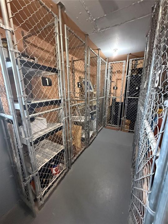 For Sale: $155,000 (1 beds, 1 baths, 785 Square Feet)