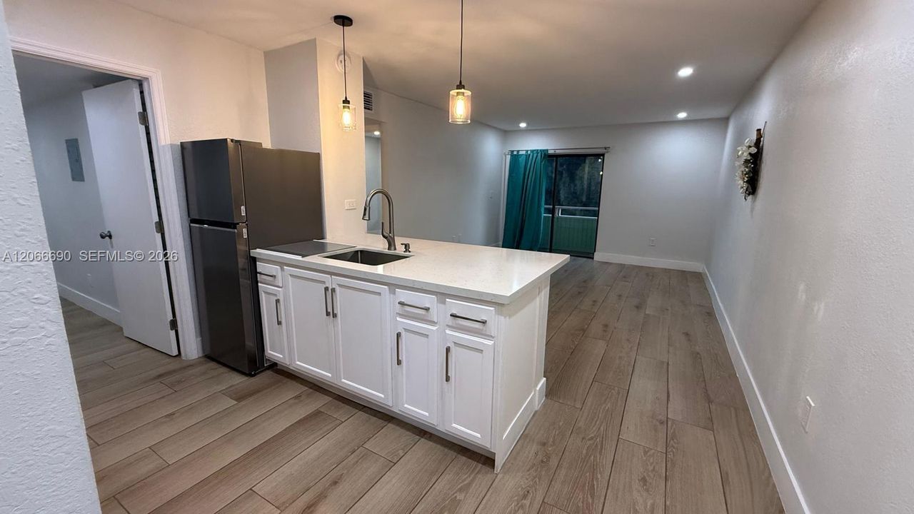 Activo con contrato: $170,000 (1 camas, 1 baños, 660 Pies cuadrados)