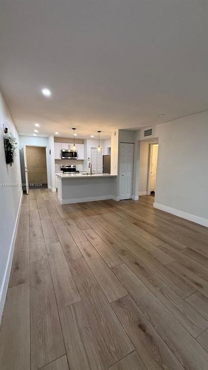 Activo con contrato: $170,000 (1 camas, 1 baños, 660 Pies cuadrados)