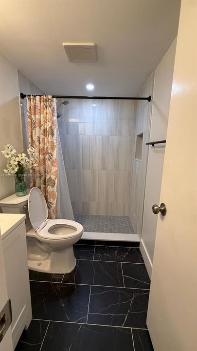 Activo con contrato: $170,000 (1 camas, 1 baños, 660 Pies cuadrados)