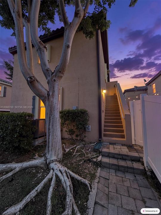 For Sale: $649,500 (5 beds, 4 baths, 2312 Square Feet)