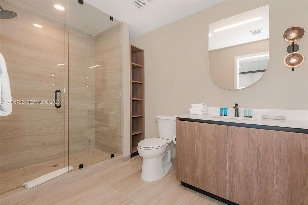 For Rent: $9,000 (3 beds, 2 baths, 972 Square Feet)