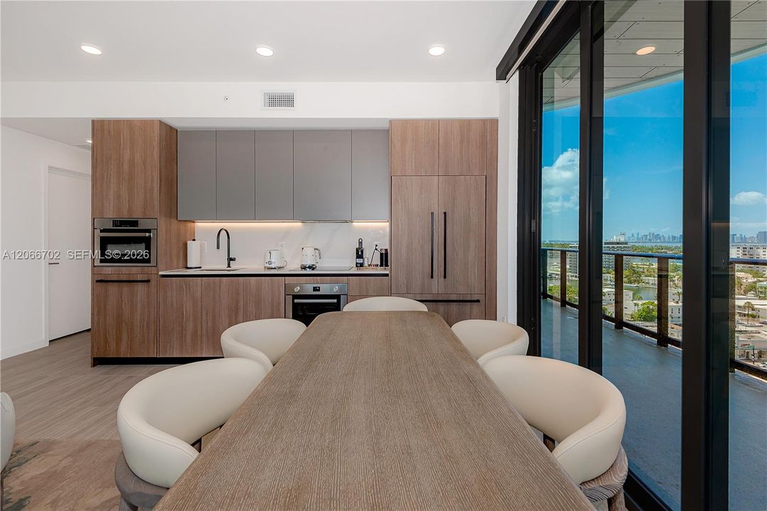 For Rent: $9,000 (3 beds, 2 baths, 972 Square Feet)