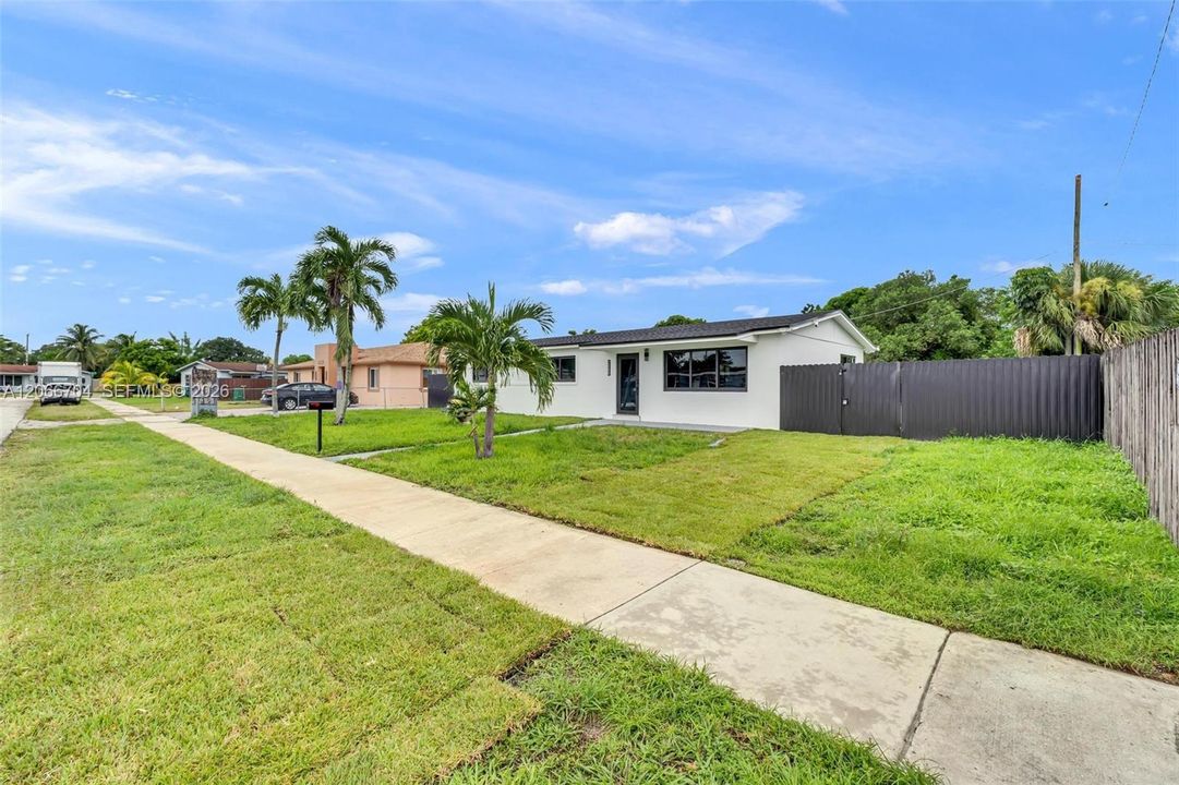 Activo con contrato: $570,000 (3 camas, 2 baños, 1300 Pies cuadrados)