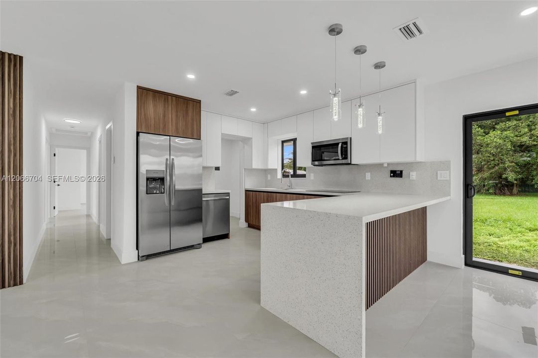 Activo con contrato: $570,000 (3 camas, 2 baños, 1300 Pies cuadrados)