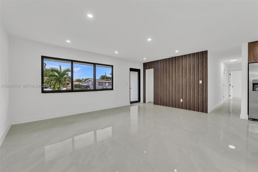 Activo con contrato: $570,000 (3 camas, 2 baños, 1300 Pies cuadrados)