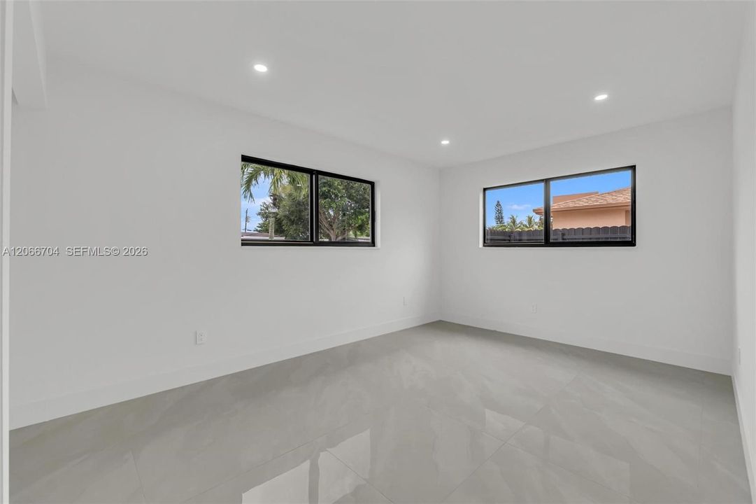 Activo con contrato: $570,000 (3 camas, 2 baños, 1300 Pies cuadrados)
