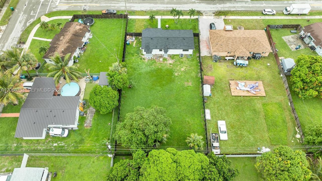 Activo con contrato: $570,000 (3 camas, 2 baños, 1300 Pies cuadrados)