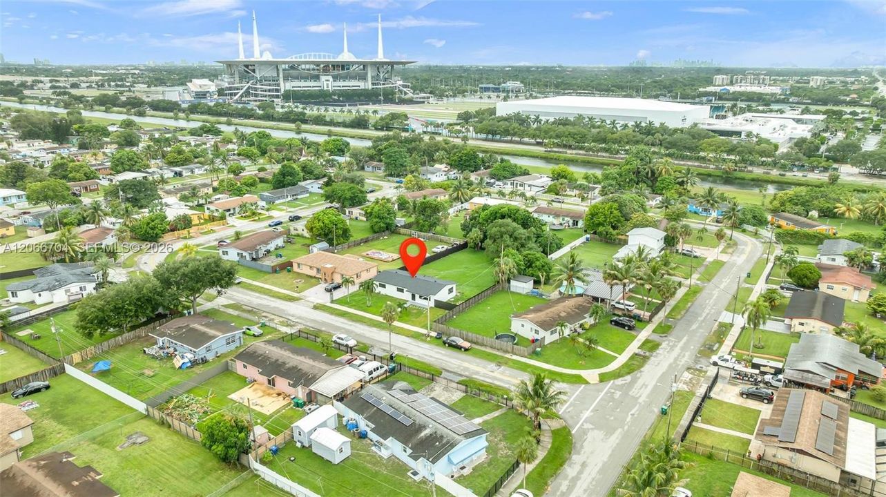 Activo con contrato: $570,000 (3 camas, 2 baños, 1300 Pies cuadrados)
