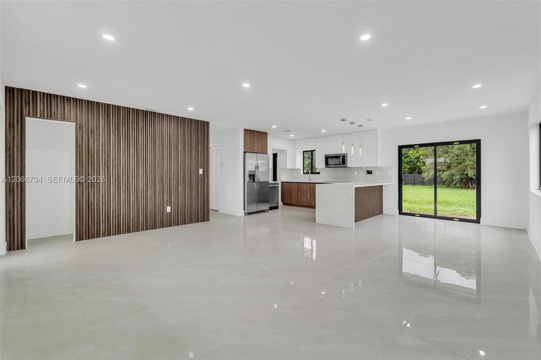 Activo con contrato: $570,000 (3 camas, 2 baños, 1300 Pies cuadrados)
