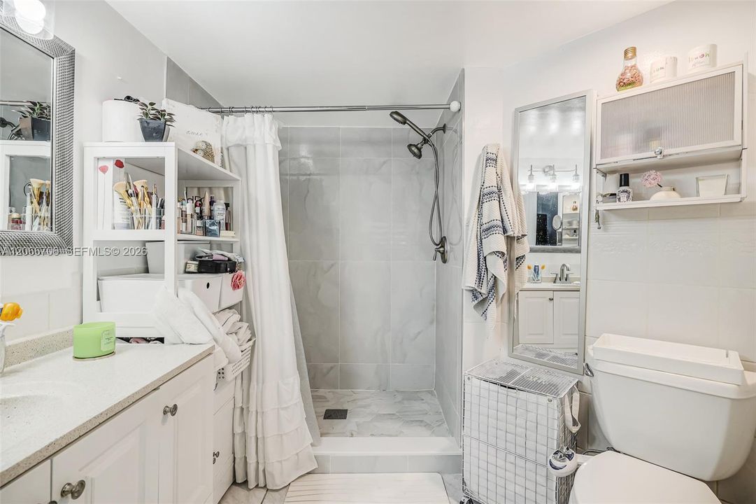 For Sale: $295,000 (2 beds, 2 baths, 1000 Square Feet)