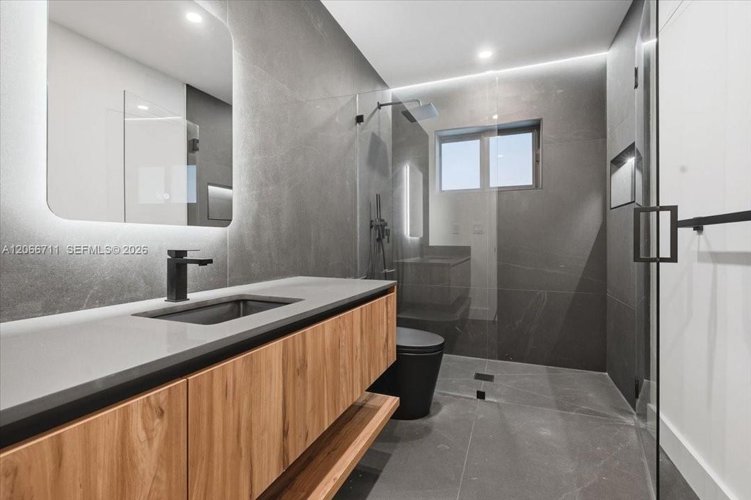 В аренду: $8,500 (3 спален, 2 ванн, 2052 Квадратных фут)