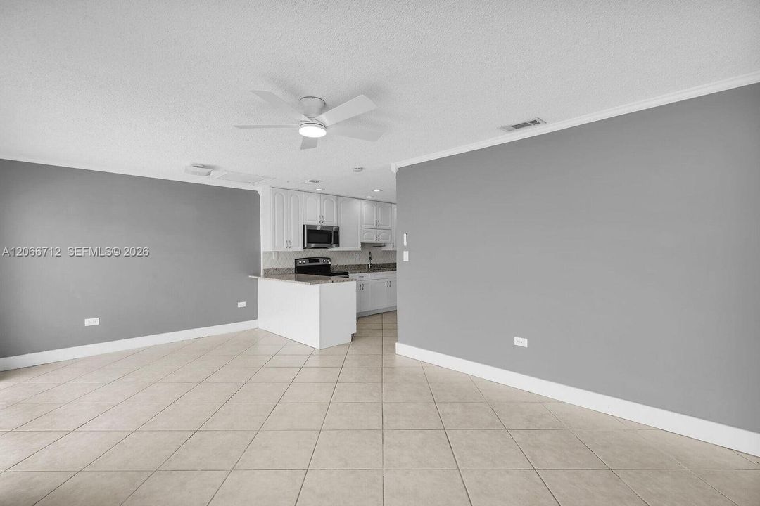 For Sale: $675,000 (2 beds, 2 baths, 945 Square Feet)