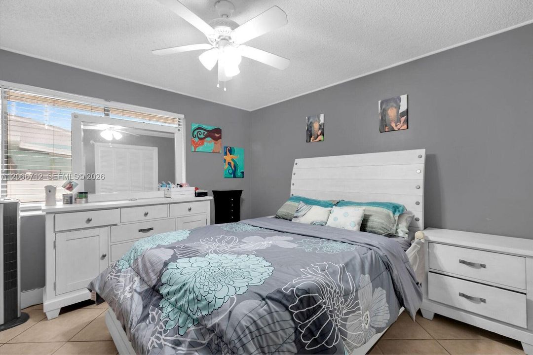 For Sale: $675,000 (2 beds, 2 baths, 945 Square Feet)