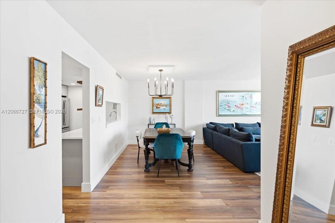 For Sale: $1,395,000 (2 beds, 2 baths, 1260 Square Feet)