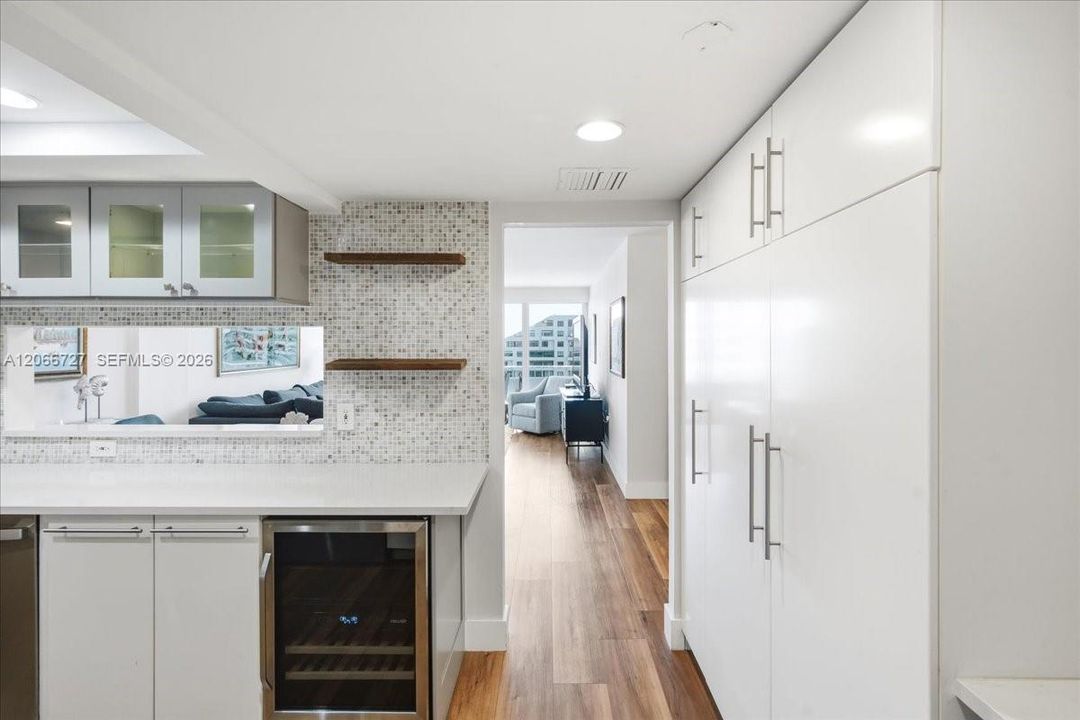 For Sale: $1,395,000 (2 beds, 2 baths, 1260 Square Feet)