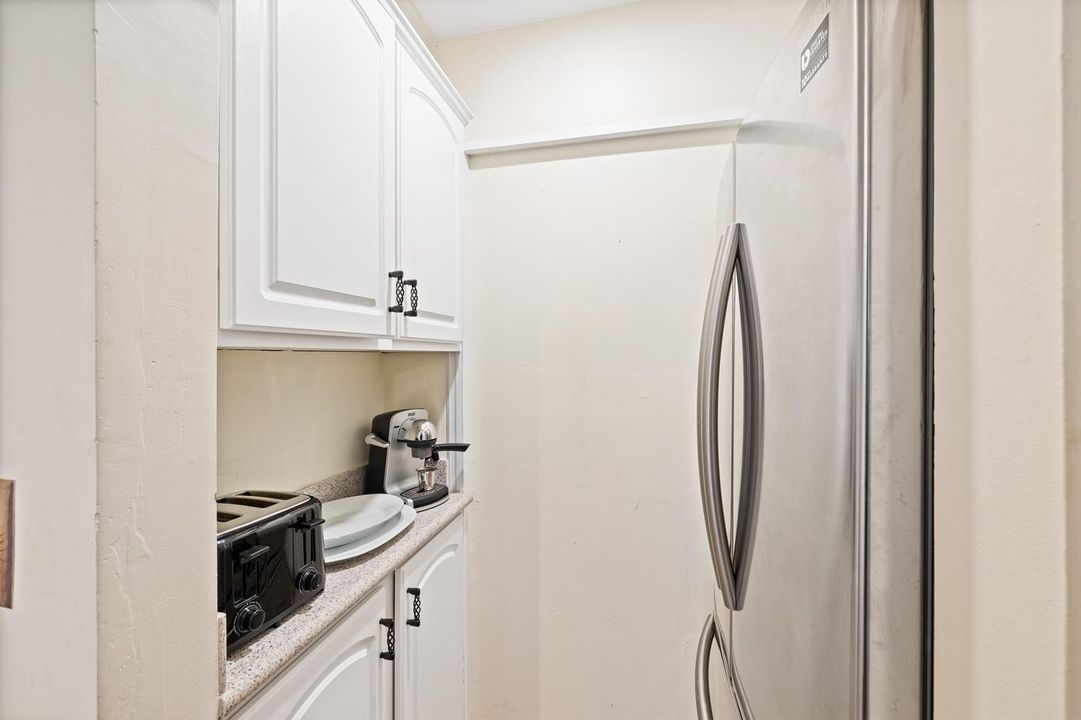 400 45th St. -24
