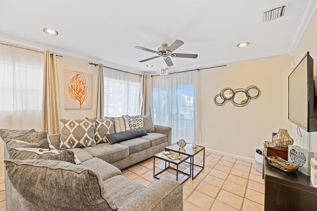 400 45th St. -31
