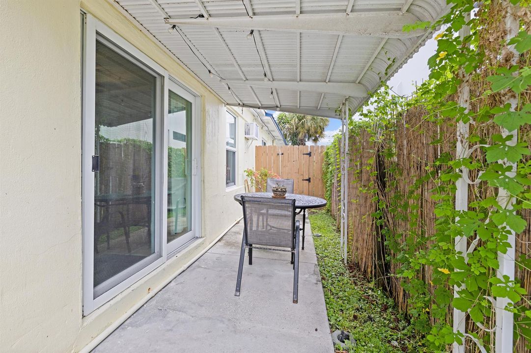 400 45th St. -7