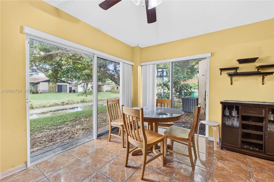 For Sale: $449,900 (3 beds, 2 baths, 1294 Square Feet)