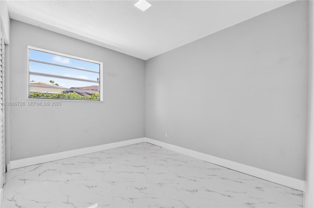For Sale: $449,900 (3 beds, 2 baths, 1294 Square Feet)