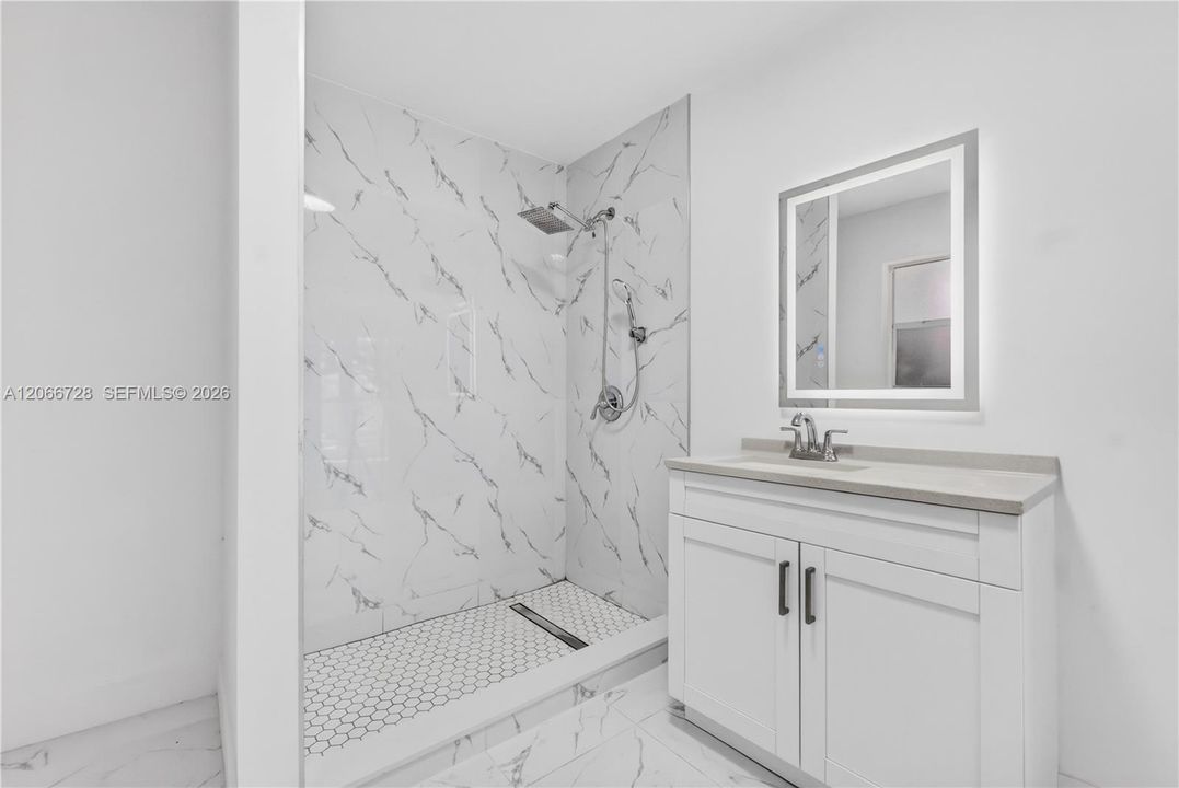 For Sale: $449,900 (3 beds, 2 baths, 1294 Square Feet)