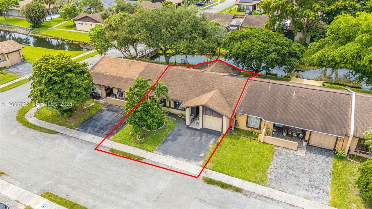 For Sale: $449,900 (3 beds, 2 baths, 1294 Square Feet)