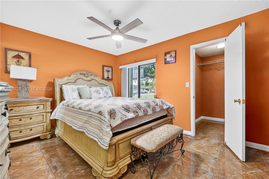 For Sale: $449,900 (3 beds, 2 baths, 1294 Square Feet)