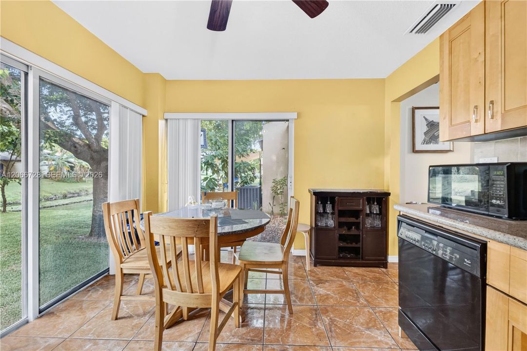 For Sale: $449,900 (3 beds, 2 baths, 1294 Square Feet)