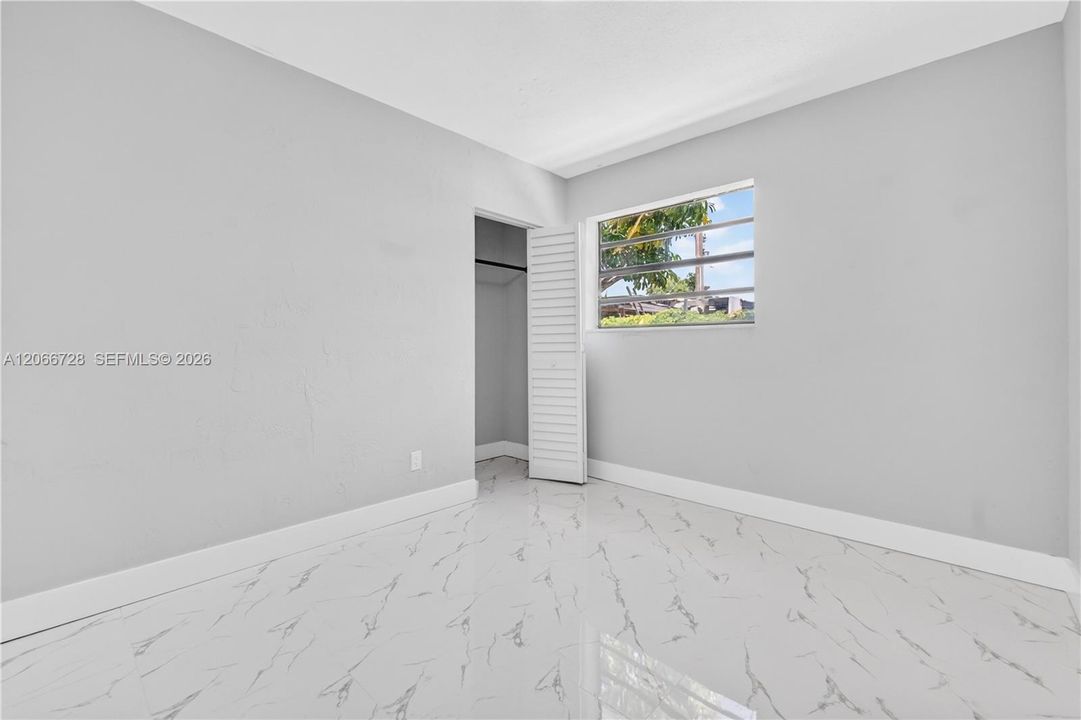 For Sale: $449,900 (3 beds, 2 baths, 1294 Square Feet)